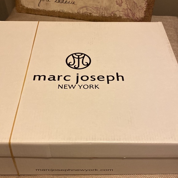 New - Marc Joseph suede boots - Picture 9 of 9
